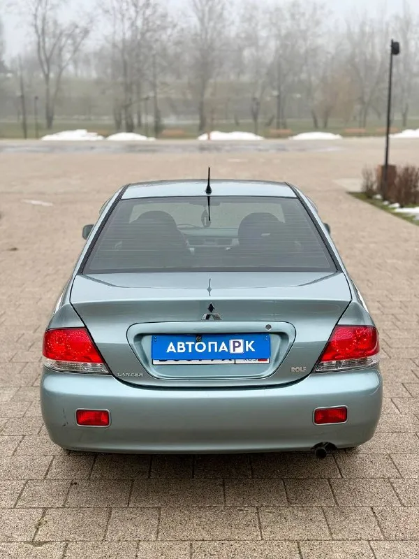 🇯🇵 mitsubishi lancer 9 restyling 💰цена: 550 000р 🏢город: мариуполь 📅год выпуска: 2007 🧾пробег: 196 651км. ⚙️двигатель: 1.6 ⛽топливо: бензин ⚙️кпп: автомат 📞 телефон: +7-949-727-41-51 +7-989-263-55-56 +7-949-551-91-52 💾 описание: легендарный седан с японским качеством будет идеальным выбором для тех кто ищет надежный автомобиль. ✅ оснащен надежным двигателем 4g18 ✅ классическая акпп ✅ южная эксплуатация ✅ отличное состояние ✅ кузов без коррозии шикарная комплектация: полный электропакет, центральный замок, кондиционер, подогрев сидений, электропривод зеркал, птф, android магнитола с вluеtооth, литые диски. улица шевченко 269 🏦 возможна продажа в кредит по двум документам. - фотография - 5