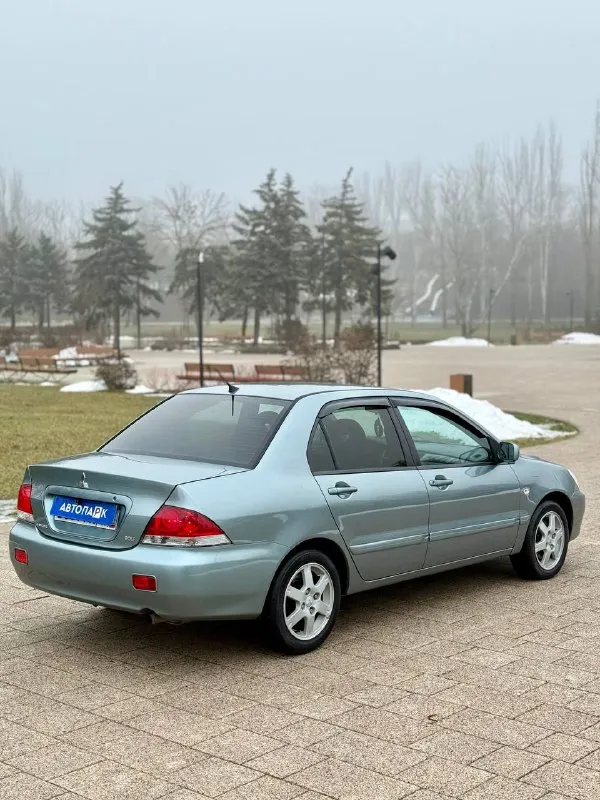 🇯🇵 mitsubishi lancer 9 restyling 💰цена: 550 000р 🏢город: мариуполь 📅год выпуска: 2007 🧾пробег: 196 651км. ⚙️двигатель: 1.6 ⛽топливо: бензин ⚙️кпп: автомат 📞 телефон: +7-949-727-41-51 +7-989-263-55-56 +7-949-551-91-52 💾 описание: легендарный седан с японским качеством будет идеальным выбором для тех кто ищет надежный автомобиль. ✅ оснащен надежным двигателем 4g18 ✅ классическая акпп ✅ южная эксплуатация ✅ отличное состояние ✅ кузов без коррозии шикарная комплектация: полный электропакет, центральный замок, кондиционер, подогрев сидений, электропривод зеркал, птф, android магнитола с вluеtооth, литые диски. улица шевченко 269 🏦 возможна продажа в кредит по двум документам. - фотография - 6