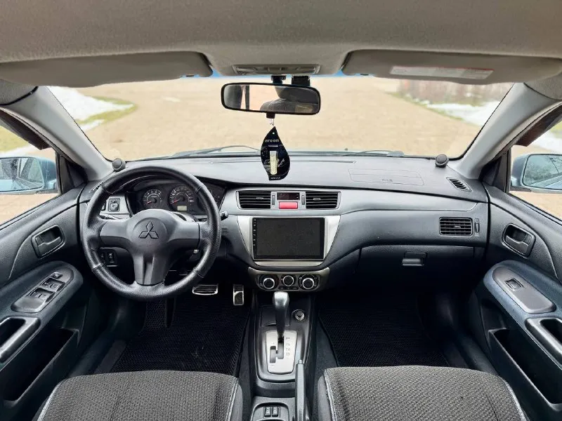 🇯🇵 mitsubishi lancer 9 restyling 💰цена: 550 000р 🏢город: мариуполь 📅год выпуска: 2007 🧾пробег: 196 651км. ⚙️двигатель: 1.6 ⛽топливо: бензин ⚙️кпп: автомат 📞 телефон: +7-949-727-41-51 +7-989-263-55-56 +7-949-551-91-52 💾 описание: легендарный седан с японским качеством будет идеальным выбором для тех кто ищет надежный автомобиль. ✅ оснащен надежным двигателем 4g18 ✅ классическая акпп ✅ южная эксплуатация ✅ отличное состояние ✅ кузов без коррозии шикарная комплектация: полный электропакет, центральный замок, кондиционер, подогрев сидений, электропривод зеркал, птф, android магнитола с вluеtооth, литые диски. улица шевченко 269 🏦 возможна продажа в кредит по двум документам. - фотография - 8