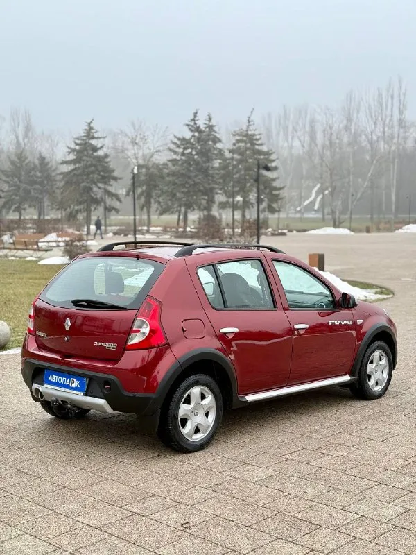 🇫🇷 renault sandero stepway 💰цена: 670 000р 🏢город: мариуполь 📅год выпуска: 2011 🧾пробег: 191 793км. ⚙️двигатель: 1.6 8v ⛽топливо: бензин ⚙️кпп: механика 📞 телефон: +7-949-727-41-51 +7-949-551-91-52 +7-989-263-55-56 💾 описание: sandero stepway ii 🚙 двигатель k7m 1.6 8v самый простой и надежный в линейке, ходовая без посторонних звуков, мягкая, высокий клиренс. опрятный салон. ✅ 1 владелец, птс оригинал ✅ техническая часть на 5+ ✅ оцинкованный кузов ✅ отличное состояние шикарная комплектация: ❄️ кондиционер (холодит шикарно), гур, abs, 2 подушки безопасности, магнитола с bluetooth, подогрев сидений, птф, отличная зимняя резина, задний парктроник, фаркоп. ➕ приятный бонус для нового хозяина: комплект грм, ролики, свечи, колодки, рулевые тяги и тд. улица шевченко 269 🏦 возможна продажа в кредит по двум документам. - фотография - 4