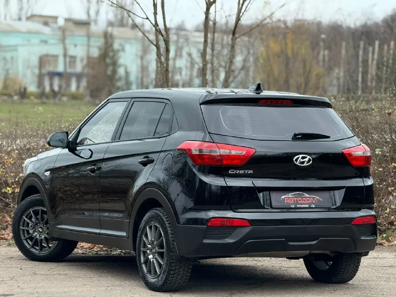 Hyundai creta 1 собственник, без дтп, кузов весь в заводском окрасе, стекла все родные, хорошая комплектация, состояние нового авто! год:2018 двигатель:1.6 бензин кпп: автомат пробег:140000км привод: передний цена:1.850.000₽ звоните: +79496107823 📞 звоните: +7(949)6107823 - фотография - 3