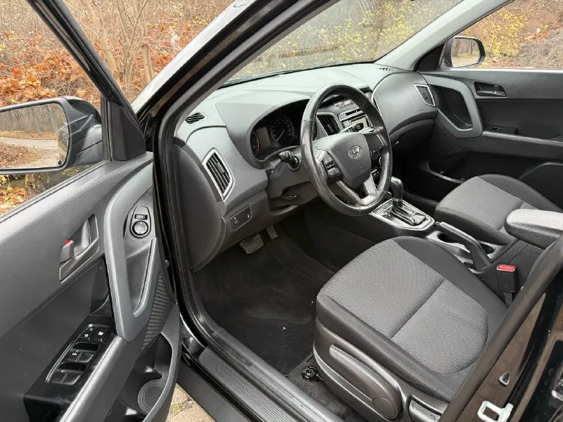 Hyundai creta 1 собственник, без дтп, кузов весь в заводском окрасе, стекла все родные, хорошая комплектация, состояние нового авто! год:2018 двигатель:1.6 бензин кпп: автомат пробег:140000км привод: передний цена:1.850.000₽ звоните: +79496107823 📞 звоните: +7(949)6107823 - фотография - 7