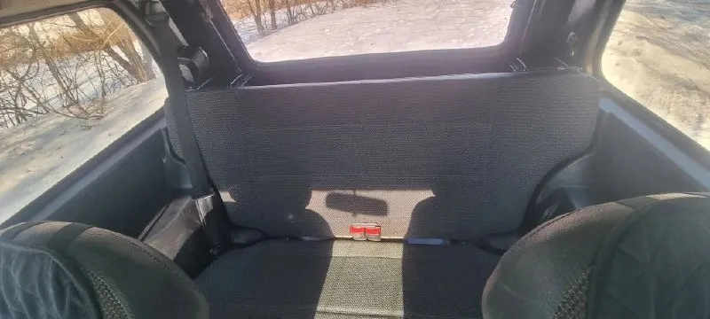 Нива 2011г. 4×4 по технике полностью обслуженная в отличном состоянии. ходовая, масло во всех узлах, карданны, аккумулятор, дисковые тормоза, колодки перед/зад- поменяны. движок, коробка, раздатка, мосты - в отличном, ничего не воет, не гудит не хрустит. сбитая машина. кузов без гнили и ржавчины. осенью красился в раптор. по электрике всё отлично, ошибок нет, печка жарит, свет горит, музыка играет. салон полность в шумоизоляции. стоит гур, эл. стеклоподъемники осмотр макеевка цена 400т. р торг +79490458517 📞 🇷🇺 звоните: +79490458517 - фотография - 9