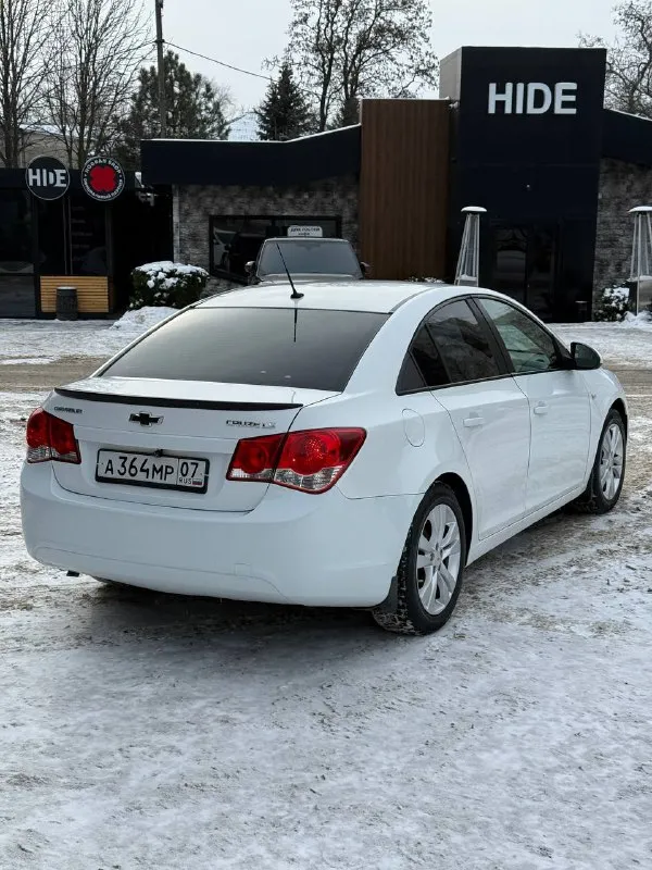 Продается chevrolet cruze 2010 год 1.6 мкпп атмосферник без турбин цена: 695.000 руб + разумный торг реальному покупателю тел: +7-949-024-81-88 ( либо telegram ) шевроле круз -тех осмотр пройден ( диагностическая карта ) -мотор на отлично не дымит не троит работает ровно масло не ест ! -коробка без нареканий не хрустит не выбивает все передачи вкл идеально - пробег 184.000 - все стекла родные вкл лобовое - автотека зеленая ( без дтп и выплат ) - стоят диски r17 на хорошей зимней резине и лето отдам в комплекте - по кузову выглядит отлично, пороги и днище в отличном состоянии гнили и рыжиков нету -из последнего поменял масло в двс, фильтра, свечи, опорные подшипники, тросики ручника, заднии колодки, передние лампы светят хорошо - состояние сел и поехал - доп стоит газ вписан в птс расход порадует - комплектация ls 4 ст - кондиционер холодит, печка греет - переоформление без проблем могу присутствовать в мрэо документы кристально чистые без штраф и запретов и. т.д - осмотр макеевка центр - фотография - 5