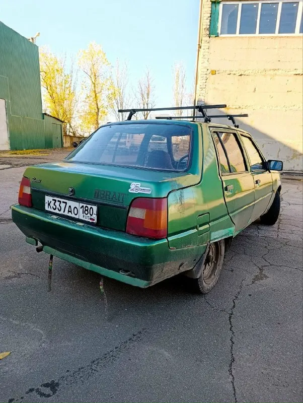 Г. макеевка +79493412459 коротко и по делу, пороги и крылья требуют сварки, дно автомобиля целое, вода в салон не попадает, в остальном машина хорошая, каждый день на ходу голову не делает, все что надо работает светится, с двигателем проблем нет, едет очень бодро не дымит, коробка работает отлично все передачи включаются четко. машина экономная по расходу стоит газ евро 4 расход газа 7-8 литров на месяц я трачу 750₽ мне на работу ездить выходит дешевле автобуса. от машины не избавляюсь так вышло, что попалась другая машина даром, славута у меня будет третья 🤣 а это надо страховки и налоги платить. цена окончательная 70.000₽ без торга, дешевле только велосипед 🚴‍♂ 📞 звоните: +7(949)3412459 - фотография - 2