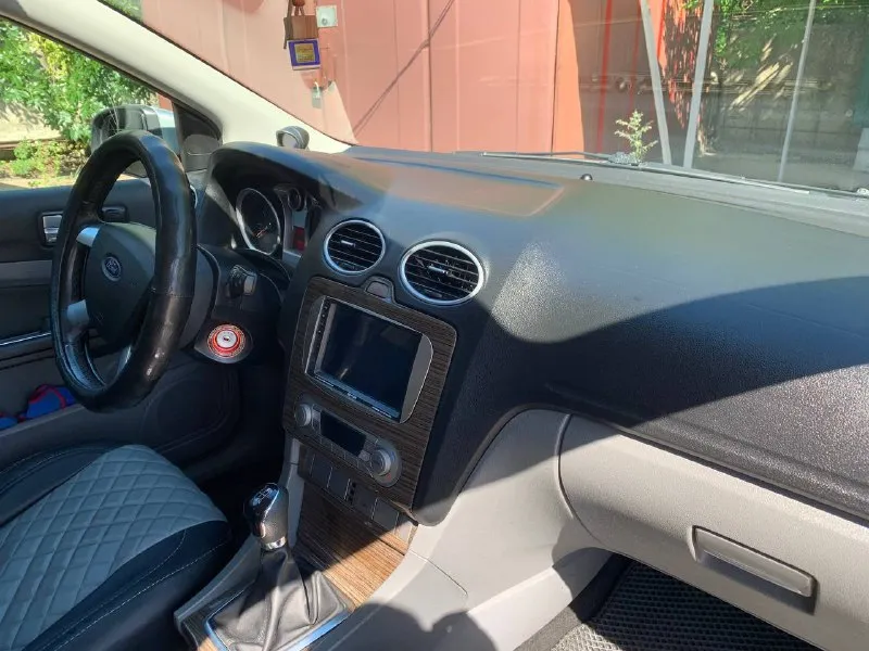 Цена: 770 т. р. город: макеевка марка / модель: ford фокус 2 рестайлинг год выпуска: 2008 пробег: 227000 двигатель (тип, объем, мощность): бензин, 1.8 ; 125 л. с тип кпп: мкпп владельцев в птс: 3 срок владения: 4 описание: ford фокус 2 рестайлинг сборка испания, два ключа, серв. книжка, круиз, климат, без окрасов, птс оригинал, резина зима+лето на дисках, парктроник, камера, магнитола, сигнализация star line. контактный телефон +7(949)439-50-61 📲 tg: таня 📞 звоните: +7(949)4395061 - фотография - 3