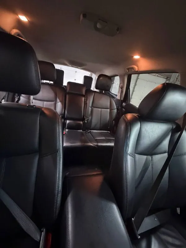 Nissan pathfinder r52, 2015 3.5 л. бензин автомобиль в идеальном состоянии, 7 мест, 249 л. с, полный привод, 2 владельца за все время, 2 ключа, зелёная автотека, пробег 197т, полностью обслужен, шикарная комплектация, все работает без нареканий. в машине отличная шумоизоляция, память сидений, подогрев всех сидений, 4-х зонный климат-контроль, электро регулировки, мульти руль, кожаные сидения, запуск с кнопки, оригинальные диски, достойная мультимедиа. в общем надёжный, престижный, японский 7 местный внедорожник, в правильном черном цвете, с большим багажником для путешествий и таким же большим сердцем. полный привод! осмотр донецк/макеевка, цена 1.970 млн, торг возможен возле авто. связь по +79493680738 📲 tg: @rul9999 📞 звоните: +7(949)3680738 - фотография - 9