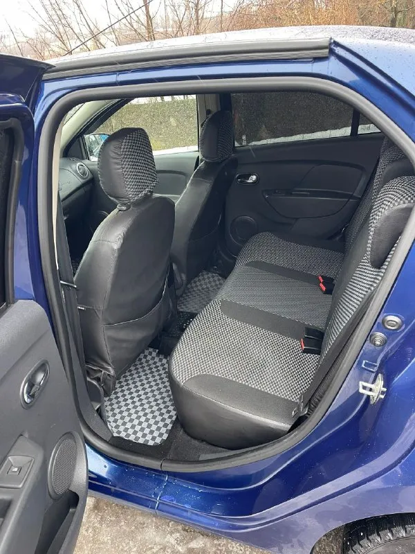 Продам renault logan♦️ 2014 года выпуска 1.6 бензин 16 клапанов к4м коробка: механика пробег оригинальный : 115 000 птс оригинал:2 хозяина диагностическая карта, для постановки на учет- имеется. цена: ❗️755 000 ₽ ❗️ кузов в отличном состоянии, без ржавчины и гнили(есть фото с замером лкп всего автомобиля). автомобиль без такси, каршеринга и прочего, автотека вся зеленая. заводской окрас! г. макеевка ☎️+79495050700 - фотография - 8