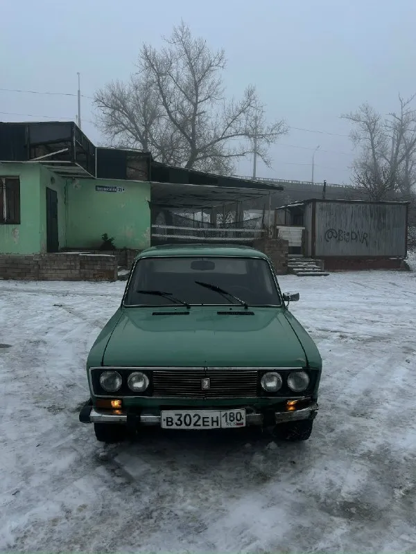 Продам ваз 2106 1989г из под деда в нормальном состоянии для своих лет, не угашена, за машиной следили на полном ходу двигатель 1.5 работает отлично, заводится без проблем в -17 только заменен антифриз и масло кпп 4 ступка не гудит и не выбивает редуктор не воет на любой скорости ходовка не стучит по электрике все работает, свет светит, печка дует установлен электровентилятор вместо крыльчатки машина была обработана еще в советские времена теперь к минусам по кузову присутствует гниль на порогах и соединителях порогов остальное все целое, кармашки и ниша багажника целые лонжероны не гнилые внимания требуют только пороги и замятый брызговик с крылом, ничего критичного учет 180 постоянный, переоформление без проблем, штрафов и запретов на машине нет все документы на руках цена 90т. р без торга возможен обмен только не на мотоциклы и не на технику на осмотры не езжу машина находится в донецке по всем вопросам писать в лс или по телефону +79494197796 📞 звоните: +7(949)4197796 - фотография - 1