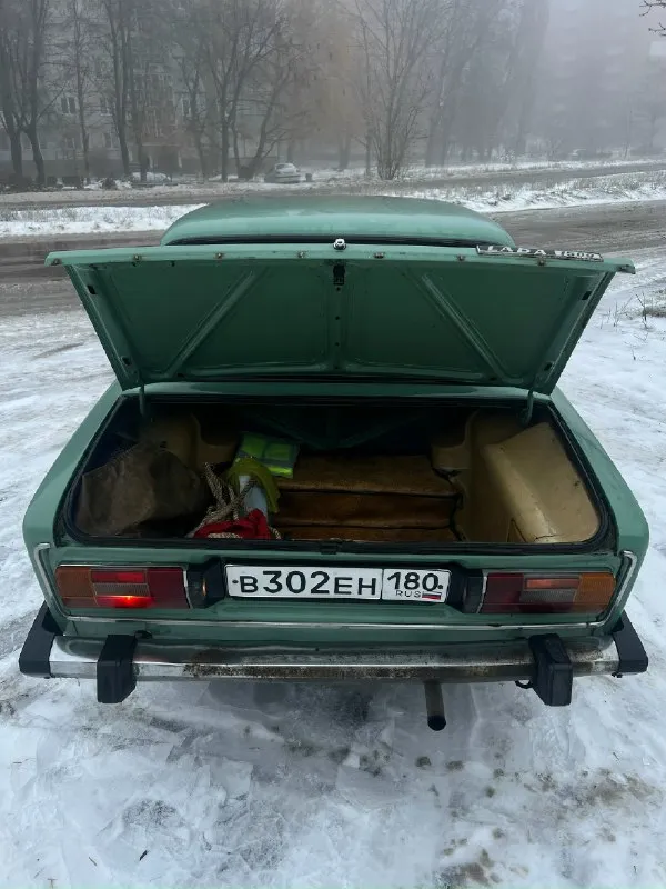 Продам ваз 2106 1989г из под деда в нормальном состоянии для своих лет, не угашена, за машиной следили на полном ходу двигатель 1.5 работает отлично, заводится без проблем в -17 только заменен антифриз и масло кпп 4 ступка не гудит и не выбивает редуктор не воет на любой скорости ходовка не стучит по электрике все работает, свет светит, печка дует установлен электровентилятор вместо крыльчатки машина была обработана еще в советские времена теперь к минусам по кузову присутствует гниль на порогах и соединителях порогов остальное все целое, кармашки и ниша багажника целые лонжероны не гнилые внимания требуют только пороги и замятый брызговик с крылом, ничего критичного учет 180 постоянный, переоформление без проблем, штрафов и запретов на машине нет все документы на руках цена 90т. р без торга возможен обмен только не на мотоциклы и не на технику на осмотры не езжу машина находится в донецке по всем вопросам писать в лс или по телефону +79494197796 📞 звоните: +7(949)4197796 - фотография - 6