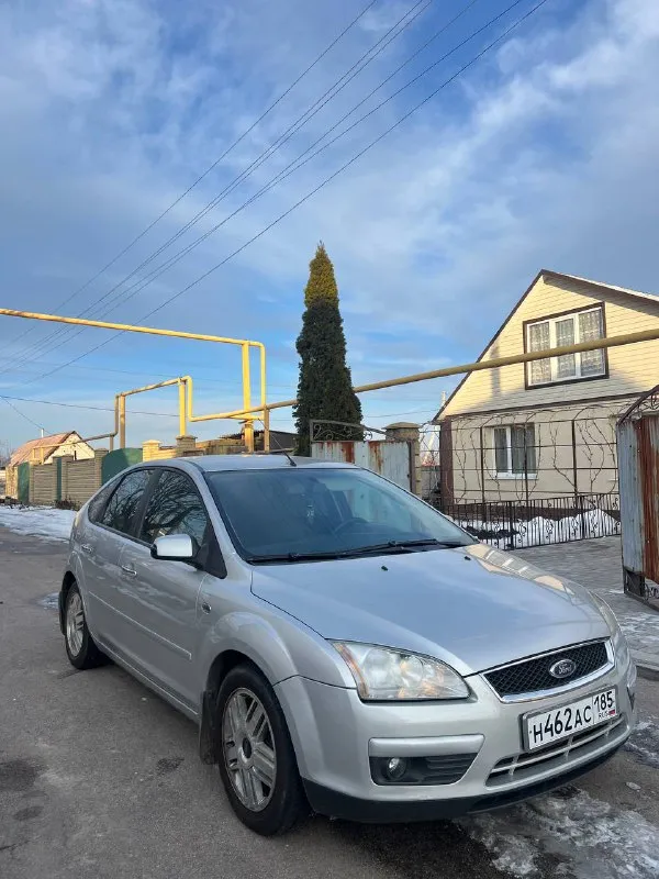 Продам ford focus 2 ghia год: 2007 пробег: 204 т родной!, двигатель 1.8 бензин работает отлично, едет очень хорошо! ходовая без нареканий, кузов в очень достойном состоянии, без гнили и коррозии! свежая резина 23 года. салон в идеальном состоянии, руль в заводской оплетке, работает каждая кнопочка, не затертый и тд. комплектация богатая ghia! круиз-контроль, подогревы сидений, зеркал, лобового, 4 стекло подьемника с авто доводчиками, бортовик, птф, мульти руль, эл. зеркала! задние парктроники! все стекла заводские включая лобовое! авто вложений не требует 2 хозяина птс оригинал! документы чистые оформление в мрэо! торг есть цена: 545000 📞+79496463727 📍мариуполь - фотография - 2