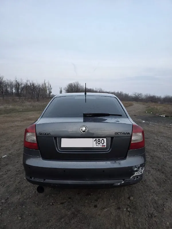 ✅ продам октавию а5 2012 г. в ✅ цена 950.000 рублей, торг на все нюансы ✅ родной пробег 260 тыс. км ✅ двигатель 1.8 tsi ✅ механическая коробка передач ✅ два ключа, сервисная книга. ✅ отличная комплектация elegance двух-зонный климат контроль, круиз контроль, мульируль, 4эсп, регулировка зеркал, подогревы сидений. ✅ техническая часть авто в отличном состоянии, ходовая без нареканий, по мотору вопросов нет, на пробеге в 160.000км новое сцепление, новая поршневая группа, новая цепь грм (доп фото ремонта по просьбе предоставлю) по ходовой части так же все отлично, ничего не стучит, не гремит. вообщем машина по технической части в отличном состоянии из последнего новые катушки зажигания, свечи, масло и колодки. по внешнему виду есть куда приложить руки, от того и цена такая. выхлоп (родной отдам), лед лампы, свет отличный. комплектом будет 2 новых бампера (перед, зад), летняя резина, родные резиновые коврики. я собственник, 3й хозяин снежное +79493260848 📞 звоните: +7(949)3260848 - фотография - 7
