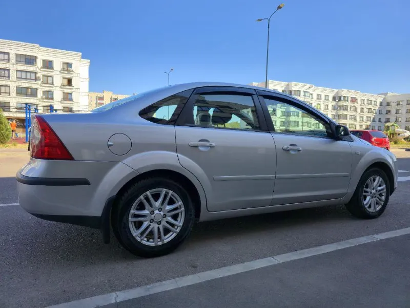Продам ford focus 2006 год 1.6 бензин цена 510 000 автомобиль в хорошем состоянии, есть кондиционер... - фотография