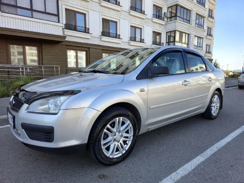 Продам ford focus 2006 год 1.6 бензин цена 510 000 автомобиль в хорошем состоянии, есть кондиционер работает отлично, зелёная автотека, обслужен, ходовая в хорошем состоянии не гремит не стучит по двигателю вопросов нет, коробка в отличном состоянии, есть небольшие нюансы по кузову (рыжики)машина сел и поехал, документы в порядке юридически чистая осмотр город мариуполь вопросы по телефону +7 949 450-74-92!! торг!! 📲 tg: @buzlama_11 📞 звоните: +7(949)4507492 - фотография - 4