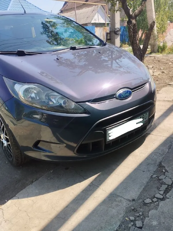 Ford fiesta 2012г. 1.4 дизель, мкпп 220тыс пробег, один владелец с автосалона, без дтп, есть один косметический окрас порога, диски р16, установлен подогрев двигателя 220в, салон в отличном состоянии. тел. +7949 401 75 24 цена 600т 📲 tg: инна гончар 📞 звоните: +7(949)4017524 - фотография - 4