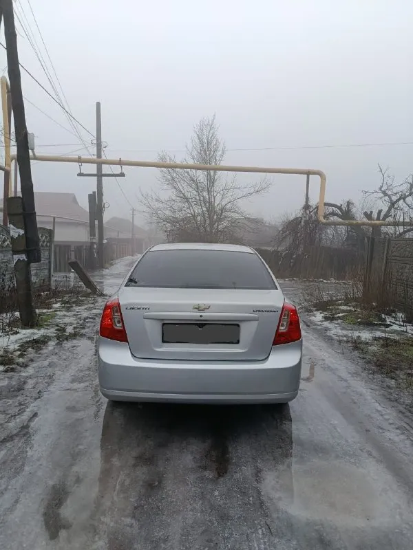 Продам chevrolet lacetti год 2010 объём двигателя 1.6 пробег 182 км авто гаражного хранения в отличном состоянии комплектация кондиционер abs 2 электро стеклоподъёмника электро зеркала подогрев передних сидений камера заднего вида хорошая музыка и отличная акустика 2 комплекта зимний и летней резины новые титановые диски авто полностью обслужен цена 580 все остальные вопросы по телефону +79490729972 возможен обмен - фотография - 6