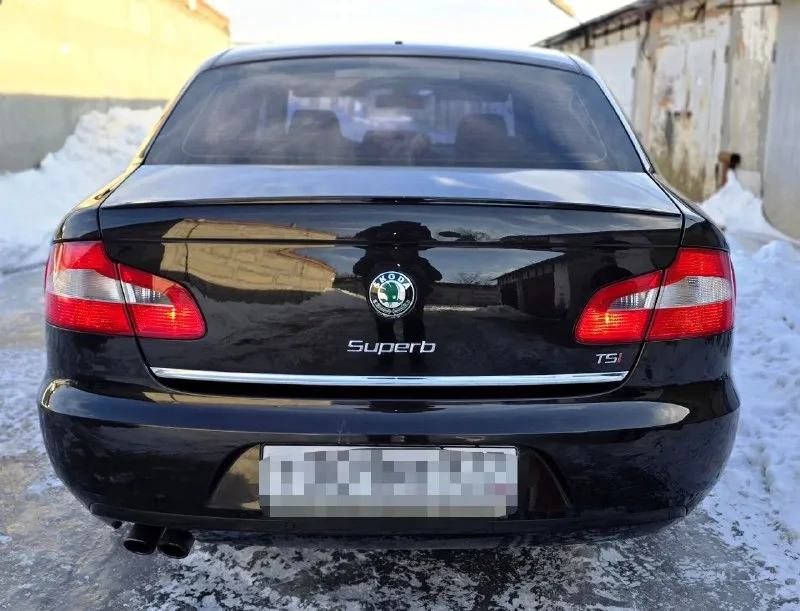 Продаю автомобиль skoda superb 2012 года в отличном состоянии для своих лет. первая регистрация с 2013 года. без дтп. два владельца. пробег 172000 мотор 1,8 tsi коробка автомат не пинает. с хорошей комплектацией elegance. автомобиль полностью обслужен. то проходила во время по регламенту. по кузову как на фото гнили ржавчины нет. продажа с полным переоформлением. юридически чист. осмотр г. донецк по договорённости. цена 1.120000 из-за срочности. звонить по номеру телефона +79490881846 или пишите в телеграмм +79496167298. - фотография - 6