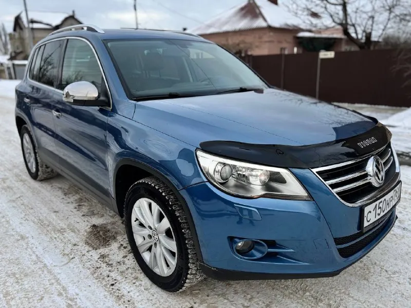 Volkswagen tiguan год 2010 двс 2.0 бензин кпп автомат aisin привод - 4wd пробег 183т. км цена 1.190.000 тел +79497309912 город мариуполь тигуанчик в отличном состоянии, кузов и несущие части без ржавчины и гнили вагавских болячек нет! двигатель не дымит не троит! кпп автомат надежный гидротрансформатор aisin переключает идеально! кожаный салон в хорошем состоянии чистый и приятный резина зима✅ полный привод 4 motion авто вложений не требует! масла фильтра поменяны! документы в полном порядке! доп инфо по тел +79497309912 николай - фотография - 2
