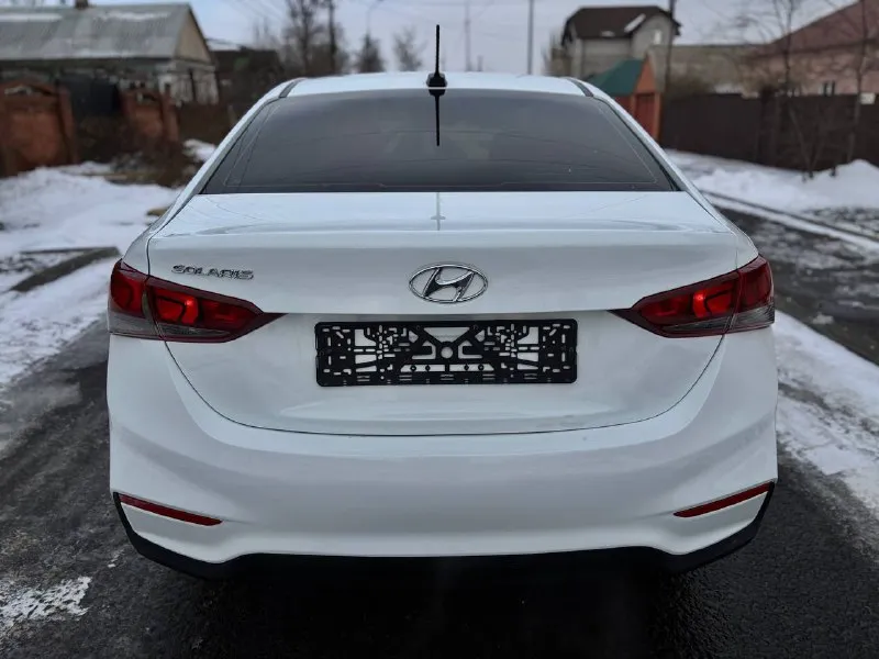 Hyundai solaris год 2019 двс 1.4бенз кпп автомат пробег 98т город мариуполь +79497309912 цена 1.100.000 кузов ровный в отличном состоянии не ржавый, двигатель работает отлично, автомат не пинает переключает без пинков и рывков, ходовая не стучит вся взбитая, салон чистый и опрятный, новая резина зимняя шипы. документы в полном порядке! пройден тех осмотр!для переоформления в гаи диагностическая карта на руках. небольшой торг - фотография - 5