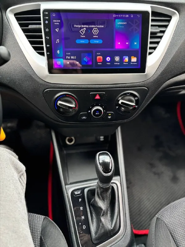 Hyundai solaris год 2019 двс 1.4бенз кпп автомат пробег 98т город мариуполь +79497309912 цена 1.100.000 кузов ровный в отличном состоянии не ржавый, двигатель работает отлично, автомат не пинает переключает без пинков и рывков, ходовая не стучит вся взбитая, салон чистый и опрятный, новая резина зимняя шипы. документы в полном порядке! пройден тех осмотр!для переоформления в гаи диагностическая карта на руках. небольшой торг - фотография - 6