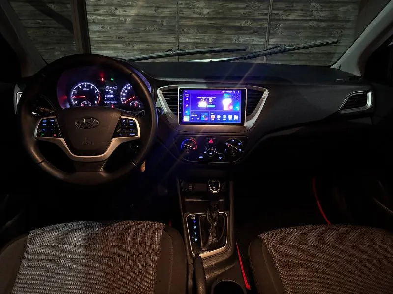 Hyundai solaris год 2019 двс 1.4бенз кпп автомат пробег 98т город мариуполь +79497309912 цена 1.100.000 кузов ровный в отличном состоянии не ржавый, двигатель работает отлично, автомат не пинает переключает без пинков и рывков, ходовая не стучит вся взбитая, салон чистый и опрятный, новая резина зимняя шипы. документы в полном порядке! пройден тех осмотр!для переоформления в гаи диагностическая карта на руках. небольшой торг - фотография - 9