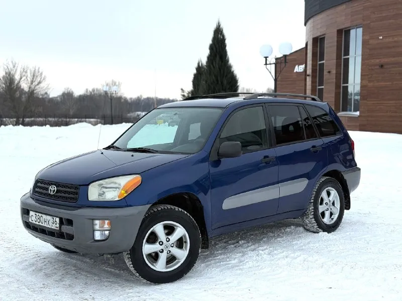 В продаже toyota rav4, двигатель - 2.0 л (1azfe) неубиваемый агрегат с цепным грм (20.10.2025) произведена замена цепи, роликов, помпы и т. д. автомат 4-х ступенчатый. , вечный, переключает отлично, . частичная замена масла - (25.08.2025) постоянный полный привод. расход : 10,5-12,5 л. в редчайшем состоянии, заводской окрас всего кузова, каждый элемент имеет маркировку (vin) остекление родное включая даже лобовое! птс оригинальный. , 12 лет находится в одной семье. сборка (япония) для рынка usa. резина зимняя, новая, летняя на иных литых дисках в комплекте. техосмотр пройден. авто готово к оформлению. контакты : +7 (949) 363-52-68 (есть «telegram») цена : 850,000 рублей. обмен не рассматриваю. территориально находится в г макеевка (центр) варианты рассрочки и т. д и т. п не предоставляю. 📞 🇷🇺 звоните: +79493635268 - фотография - 2