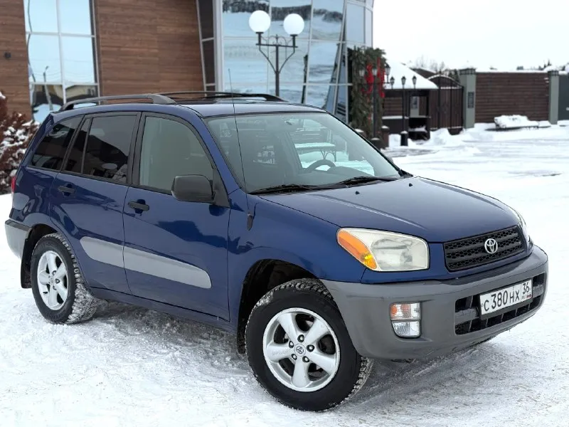 В продаже toyota rav4, двигатель - 2.0 л (1azfe) неубиваемый агрегат с цепным грм (20.10.2025) произведена замена цепи, роликов, помпы и т. д. автомат 4-х ступенчатый. , вечный, переключает отлично, . частичная замена масла - (25.08.2025) постоянный полный привод. расход : 10,5-12,5 л. в редчайшем состоянии, заводской окрас всего кузова, каждый элемент имеет маркировку (vin) остекление родное включая даже лобовое! птс оригинальный. , 12 лет находится в одной семье. сборка (япония) для рынка usa. резина зимняя, новая, летняя на иных литых дисках в комплекте. техосмотр пройден. авто готово к оформлению. контакты : +7 (949) 363-52-68 (есть «telegram») цена : 850,000 рублей. обмен не рассматриваю. территориально находится в г макеевка (центр) варианты рассрочки и т. д и т. п не предоставляю. 📞 🇷🇺 звоните: +79493635268 - фотография - 6