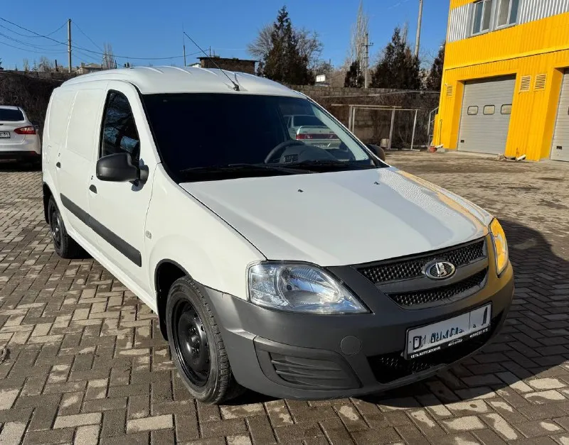 Продам ваз largus фургон 2016 рабочий грузовой largus. двигатель 1.6 тянет хорошо, коробка без пробл... - фотография