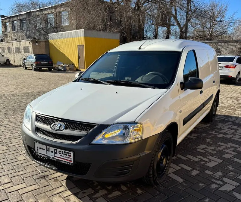 Продам ваз largus фургон 2016 рабочий грузовой largus. двигатель 1.6 тянет хорошо, коробка без проблем. пробег 177 000 км кондиционер работает. вместительный грузовой отсек — идеален для доставки и бизнеса. экономичный, недорогой в обслуживании. сел и поехал работать. документы чистые. цена: 740 000 ₽ + торг у капота. +7 (949) 169-05-58 📞 звоните: +7(949)1690558 - фотография - 2