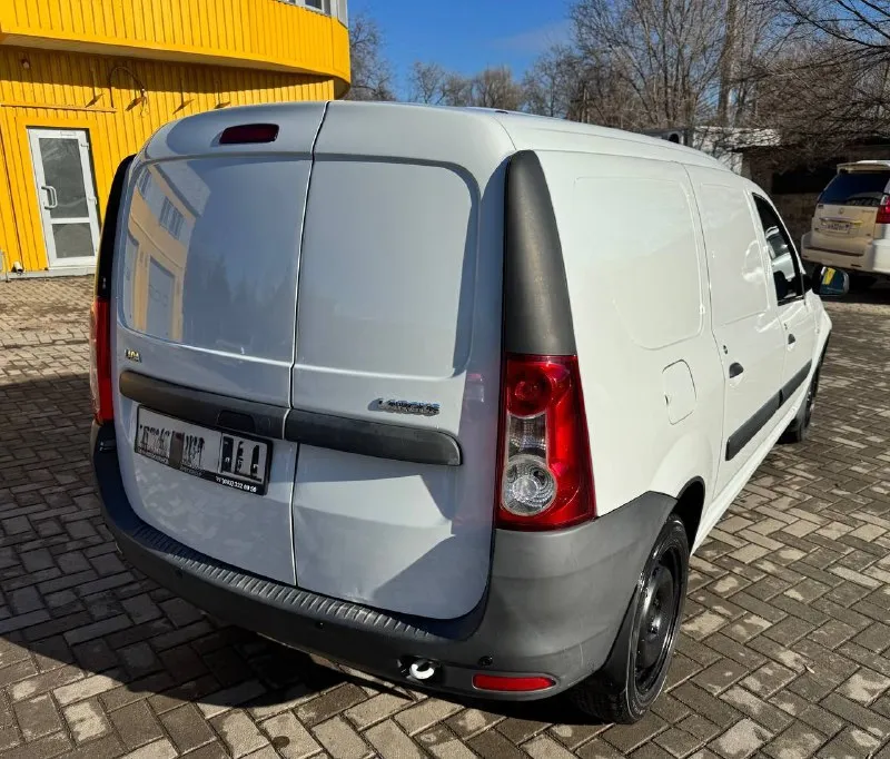 Продам ваз largus фургон 2016 рабочий грузовой largus. двигатель 1.6 тянет хорошо, коробка без проблем. пробег 177 000 км кондиционер работает. вместительный грузовой отсек — идеален для доставки и бизнеса. экономичный, недорогой в обслуживании. сел и поехал работать. документы чистые. цена: 740 000 ₽ + торг у капота. +7 (949) 169-05-58 📞 звоните: +7(949)1690558 - фотография - 4