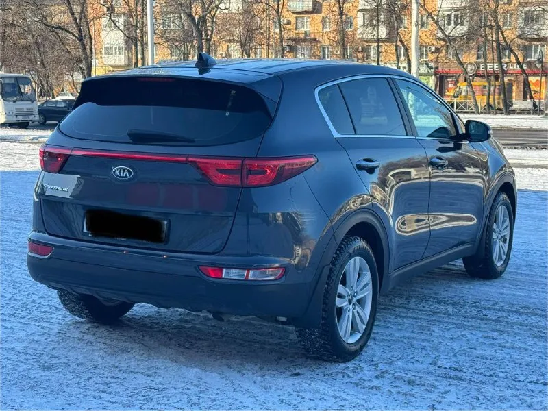 Kia sportage официал 1 хозяин 2018 год выпуска двигатель 2.0 бензин коробка автомат автомобиль в отличном состоянии, абсолютно не какого вложения не требует ! хорошая комплектация, раздельный климат-контроль, круиз контроль, датчик света, датчик дождя, подогревы сидений передних, и задних, многофункциональная магнитола android громкая связь, сигнализация starline с автозапуском и много другого ! с документами полный порядок, продажа с подным переоформлением в мрэо г. донецк или по договорености ! цена 1.850тыс. ₽ торг. (возможен обмен а также продажа в кредит ) звоните остальное по тел. +79495210885 - фотография - 4