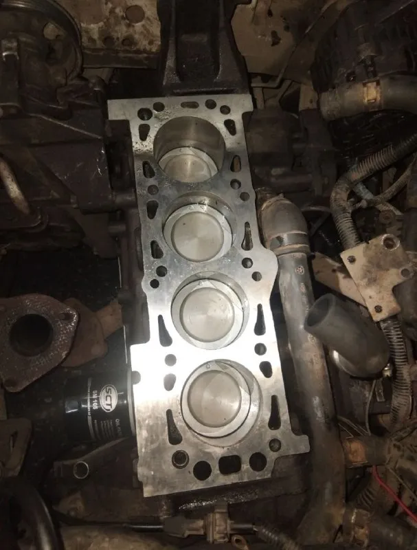 Продаю chevrolet aveo 2005 г. в. пробег 220т. км. установлен газ!(вписан) фаркоп (вписан) машина не пригонялась, покупалась и эксплуатировалась в донецкой области двигатель 1.5 8-ми клапанный, простой и надёжный, ❗️только после капитального ремонта!❗️ блок точился, поршневая новая. ремень, ролик грм и помпа также новые, . масло ravenol 10w40 антифриз higway машина на легкосплавных дисках и зимней резине goodyear по ходовой и кпп вопросов нет не гнилая я хозяин по документам, переоформление в мрэо, диагностическая карта есть! машина находится в донецке кировский р-н +79494083441 цена 385.000 торг. - фотография - 5