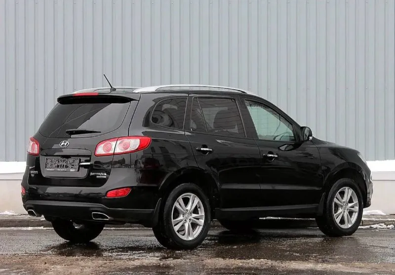 Продам hyundai santa fe 2.4 бензин/газ год выпуска 2011 состояние идеальное. не бит не крашен без вмятин царапин и рыжиков сервисные книги. кнопка star - stop люк без ключевой доступ вложений не требует! любое оформление! салон молочный не затертый не порваный резина хорошая pirelli авто полностью обслужена до мелочей работает ровно. коробка переключает идеально климат контроль работает все жидкости заменены! стекла все родные каждая кнопка работает) цена 1.385₽ +7-949-794-46-27 остольные вопросы по телефону звоните в любое время. 📲 tg: евгений 📞 звоните: +7(949)7944627 - фотография - 3