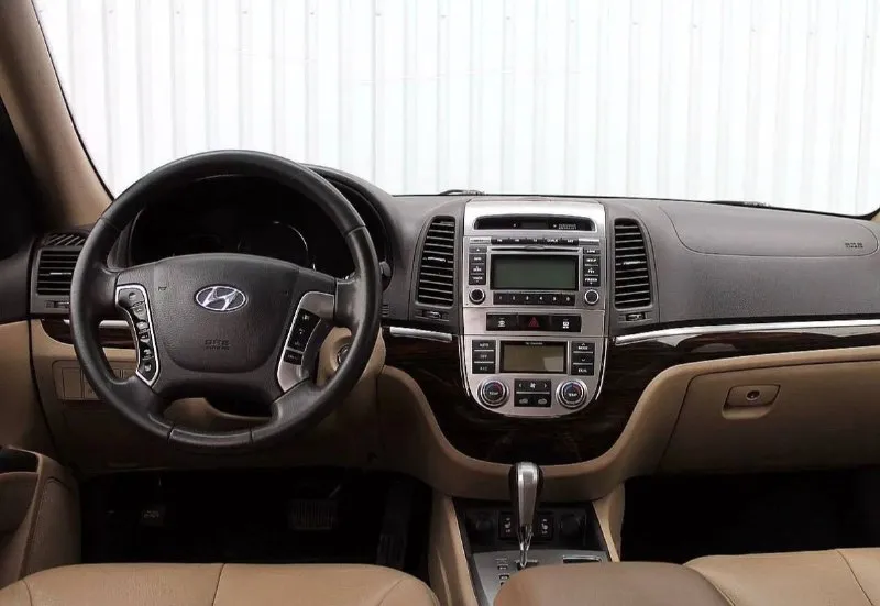 Продам hyundai santa fe 2.4 бензин/газ год выпуска 2011 состояние идеальное. не бит не крашен без вмятин царапин и рыжиков сервисные книги. кнопка star - stop люк без ключевой доступ вложений не требует! любое оформление! салон молочный не затертый не порваный резина хорошая pirelli авто полностью обслужена до мелочей работает ровно. коробка переключает идеально климат контроль работает все жидкости заменены! стекла все родные каждая кнопка работает) цена 1.385₽ +7-949-794-46-27 остольные вопросы по телефону звоните в любое время. 📲 tg: евгений 📞 звоните: +7(949)7944627 - фотография - 7