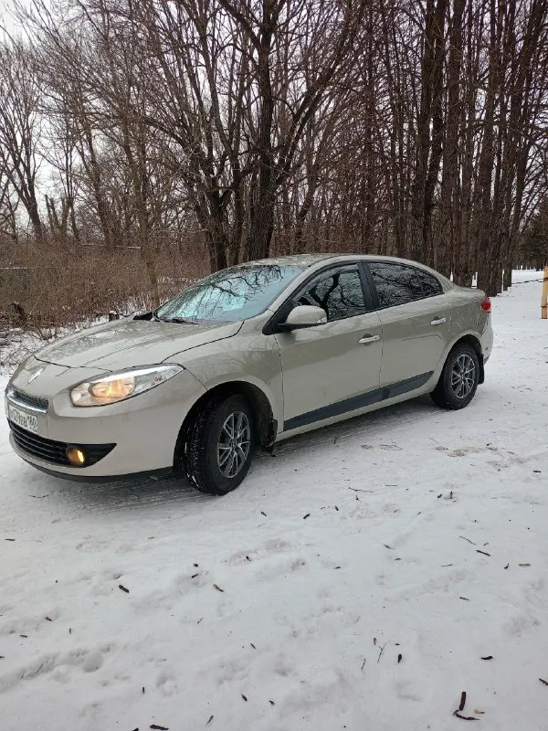 Продам renault fluence 2013г. , дв 1.6, акпп полноценный автомат не вариатор, пробег: 202тыс. км. авто без дтп в хорошей комплектации, есть все для комфортной езды, по ходовым качествам все отличной без посторонних звуков, также установленная камера заднего вида, парктроники, с документами порядок, с переоформлением, осмотр г. енакиево, цена: 620тыс. руб. разумный торг у капота, телефон: +79496270734 - фотография - 2