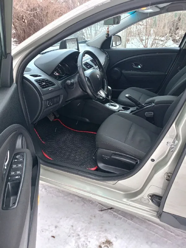 Продам renault fluence 2013г. , дв 1.6, акпп полноценный автомат не вариатор, пробег: 202тыс. км. авто без дтп в хорошей комплектации, есть все для комфортной езды, по ходовым качествам все отличной без посторонних звуков, также установленная камера заднего вида, парктроники, с документами порядок, с переоформлением, осмотр г. енакиево, цена: 620тыс. руб. разумный торг у капота, телефон: +79496270734 - фотография - 9