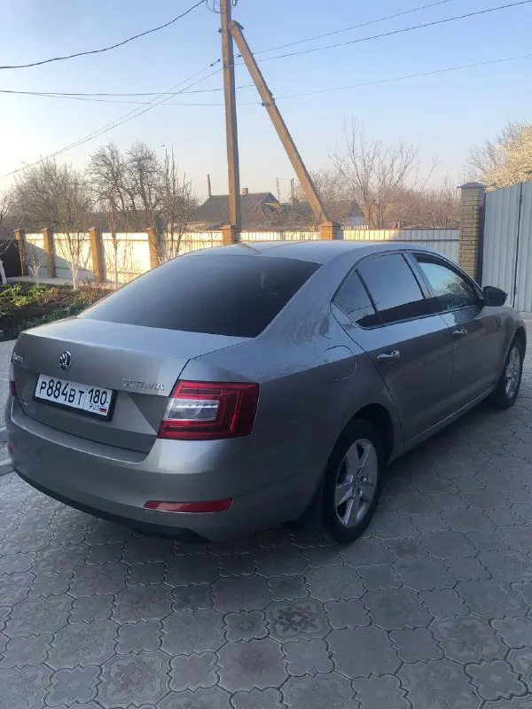 Продам шкоды октавия а7 в хорошем состоянии. 11/2016. 1.6 ат. пробег 211 тыс. надежный автомобиль без вложений. цена 1.390т. ☎️+79497141750 - фотография - 3