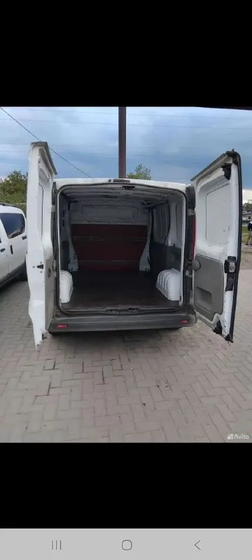 Продам renault трафик грузовой 2008г. в. турбодизель.115л. с, 6ти ступенчатая мкпп. весь в родной краске, оцинкованый кузов. оригинальный пробег 301тыс. км. машина без вложений полностью перебрана ходовая, комплект грм, топливная, сцепление и т. д.. . я владелец по тех. паспорту. волноваха цена 1070000р. +7949 55 41 700 📞 звоните: +7(949)5541700 - фотография - 6