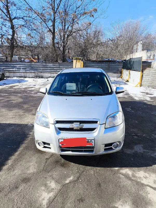 Chevrolet aveo 2008 года, двигатель 1.6 mt (109 л. с.). достаточно редкая комплектация в плане мощности двигателя, едет бодро. я 2-й владелец, с 2024 года, до этого, с 2011 года была в эксплуатации у отца. гаражное хранение с 2011 года. обслуживалась регулярно, замена жидкостей производилась своевременно, за год эксплуатации были поменяно многое ( бензонасос, реле зажигания, свечи, прокладка двигателя, тормозные колодки в круг, газовый редуктор) установлено гбо которое вписано в птс, всё законно. кондиционер и печка работают! по днищу нет никаких нареканий, ничего не стучит, не гремит. по кузову есть нюансы, которые видно на фото, ничего не скрываю. не дтп! установлена магнитола teyes cc3l 4+32gb + камера заднего вида teyes ahd 1080р+ 4 новые колонки, установлена сигнализация. прилагается комплект летней резины, которой нет и года, протекторы как новые. зимняя резина тоже в полном порядке адекватному и реальному покупателю обоснованный торг у капота! ✅2008 год, пробег 133 000 тыс км. ✅электро регулировка зеркал ✅задние парктроники ✅камера заднего вида ✅магнитола teyes cc3l ✅комплект летней резины + зима ✅кондиционер ✅электро стеклоподъемники ✅без залогов и ограничений ✅зеленая автотека ✅2 комплекта ключей ✅сигнализация цена 530 тыс рублей +7 949 794 14 99 - фотография - 8