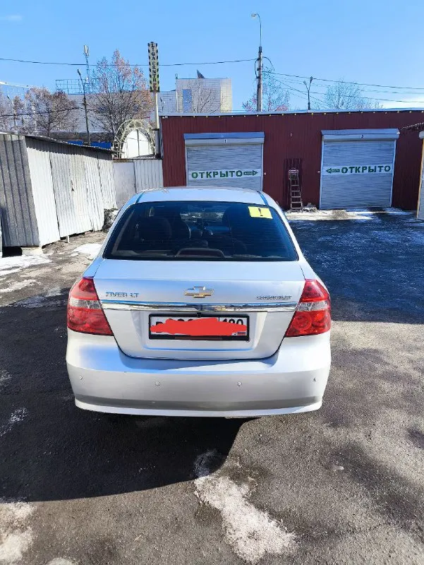 Chevrolet aveo 2008 года, двигатель 1.6 mt (109 л. с.). достаточно редкая комплектация в плане мощности двигателя, едет бодро. я 2-й владелец, с 2024 года, до этого, с 2011 года была в эксплуатации у отца. гаражное хранение с 2011 года. обслуживалась регулярно, замена жидкостей производилась своевременно, за год эксплуатации были поменяно многое ( бензонасос, реле зажигания, свечи, прокладка двигателя, тормозные колодки в круг, газовый редуктор) установлено гбо которое вписано в птс, всё законно. кондиционер и печка работают! по днищу нет никаких нареканий, ничего не стучит, не гремит. по кузову есть нюансы, которые видно на фото, ничего не скрываю. не дтп! установлена магнитола teyes cc3l 4+32gb + камера заднего вида teyes ahd 1080р+ 4 новые колонки, установлена сигнализация. прилагается комплект летней резины, которой нет и года, протекторы как новые. зимняя резина тоже в полном порядке адекватному и реальному покупателю обоснованный торг у капота! ✅2008 год, пробег 133 000 тыс км. ✅электро регулировка зеркал ✅задние парктроники ✅камера заднего вида ✅магнитола teyes cc3l ✅комплект летней резины + зима ✅кондиционер ✅электро стеклоподъемники ✅без залогов и ограничений ✅зеленая автотека ✅2 комплекта ключей ✅сигнализация цена 530 тыс рублей +7 949 794 14 99 - фотография - 9