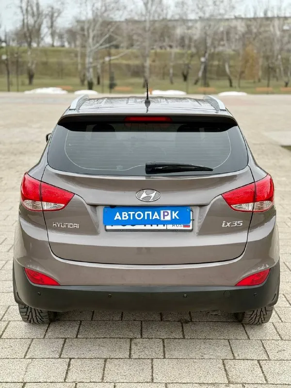 🇰🇵 hyundai ix35 💰цена: 1 120 000р 🏢город: мариуполь 📅год выпуска: 2012 🗒️пробег: 199 945 км. ⚙️двигатель: 2.0 ⛽топливо: бензин ⚙️кпп: автомат 📞 телефон: +7-949-727-41-51 +7-949-551-91-52 +7-989-263-55-56 💾 описание: ✅ отличное состояние ✅ кузов без ржавчины ✅ техническая часть на 5+ ✅ красивый цвет 🔥 отличная комплектация: ❄️ двухзонный климат-контроль, подогрев всех сидений, бортовой компьютер, кожаный мульти-руль, ксенон, птф, полный электропакет, камера заднего вида, задний парктроник, помощь при спуске, складывание зеркал, оригинальные литые диски, хорошая зимняя резина, сигнализация с автозапуском. 🏦 возможна продажа в кредит по двум документам. улица шевченко 269 - фотография - 5