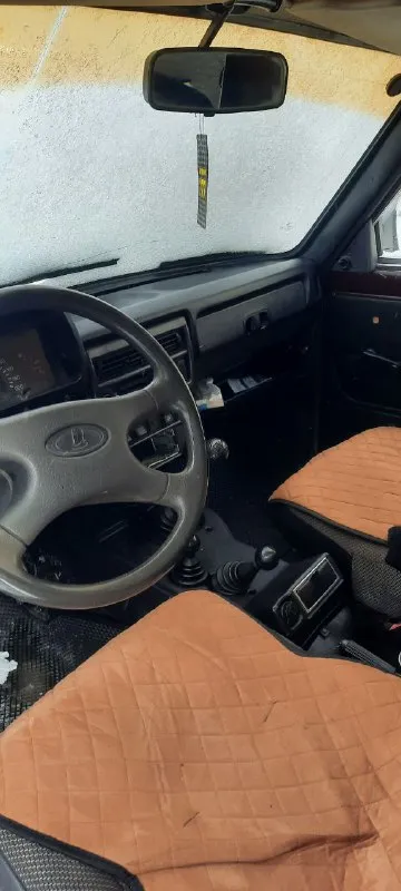 Нива 2011года, инжектор, гур. в очень хорошем состоянии. по ходовой:замена амортизаторов, подшипников, резинок и тд. по мотору:масло, антифриз, распредвал с кулаками, цепь. и тд двигатель масло не расходует абсолютно, антифриз никуда не уходит. всё работает, переключается, моргает, светит. , дует итд. прошу 375тыс торг у капота. дебальцево. +79490086401 📲 tg: aza asa 📞 звоните: +7(949)0086401 - фотография - 9