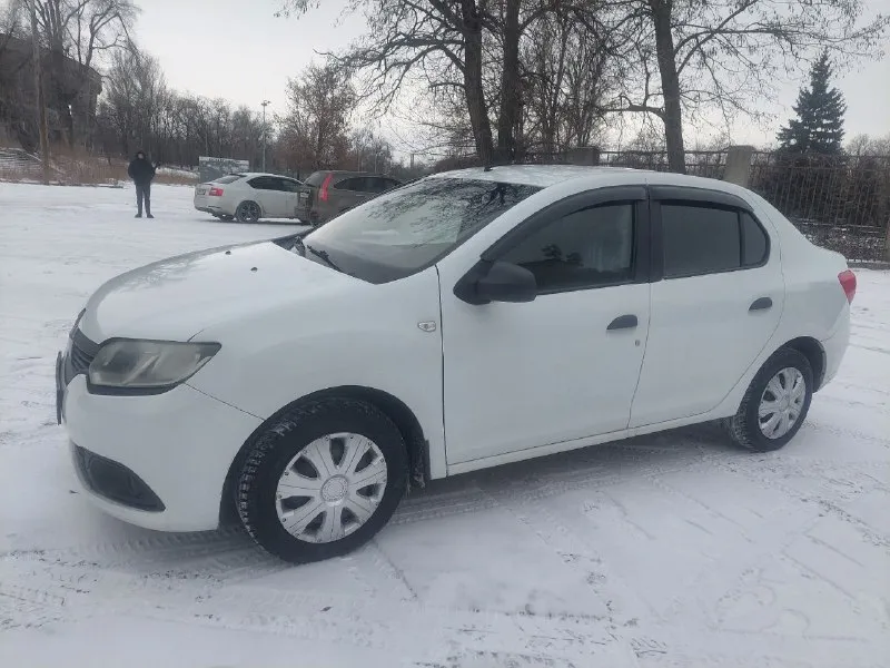 Цена 580.000тыс торг! продам renault logan. 2016г. в. 1.6 бензин. коробка-механика-!автомобиль в хорошем состоянии, как по технической части а так же по кузову. (учет рф переоформление без проблем! пробег 186.000т. км. кондиционер эл. стеклоподъемники, музыка(aux, usb)борт компьютер, airbag. сервисные книжки. стоит новая зимняя резина, летние в подарок 🎁 цена 580000т. рублей. торг у капота возможна продажа в кредит! возможен обмен !!! автомобиль находится в городе донецк. по всем интересующим вопросам звоните: +79490510617 📞 звоните: +7(949)0510617 - фотография - 2