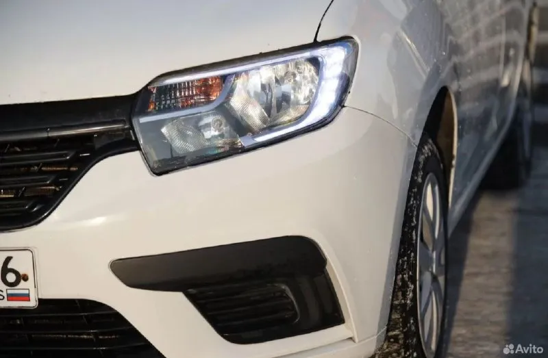 Продам renault logan 2019 год 106.000 км пробег 1.6 мотор цена: 600.000 рублей комплектация access п... - фотография