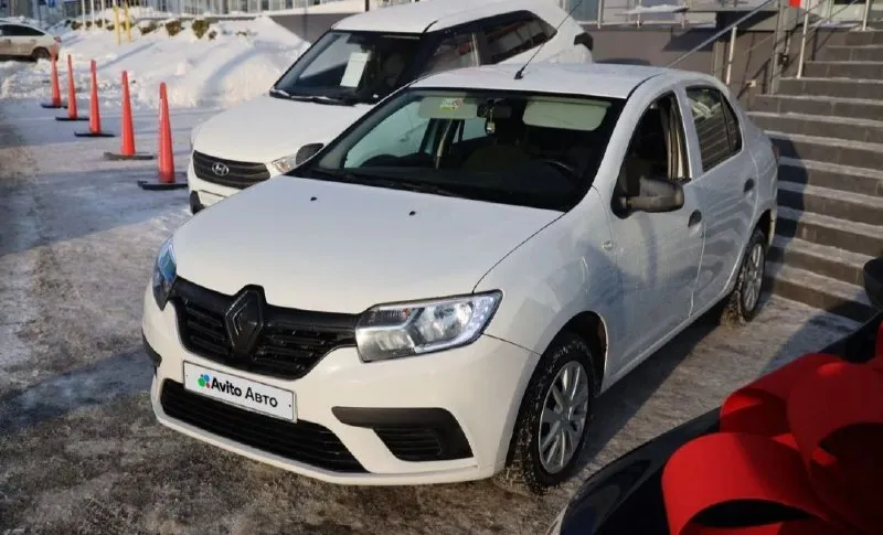 Продам renault logan 2019 год 106.000 км пробег 1.6 мотор цена: 600.000 рублей комплектация access пробег родной, в дтп не участвовала, были небольшие царапины, в такси не была. +79493135375 (тг на этот же номер) - фотография - 3