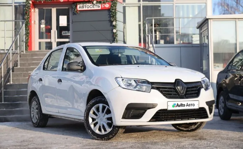 Продам renault logan 2019 год 106.000 км пробег 1.6 мотор цена: 600.000 рублей комплектация access пробег родной, в дтп не участвовала, были небольшие царапины, в такси не была. +79493135375 (тг на этот же номер) - фотография - 4