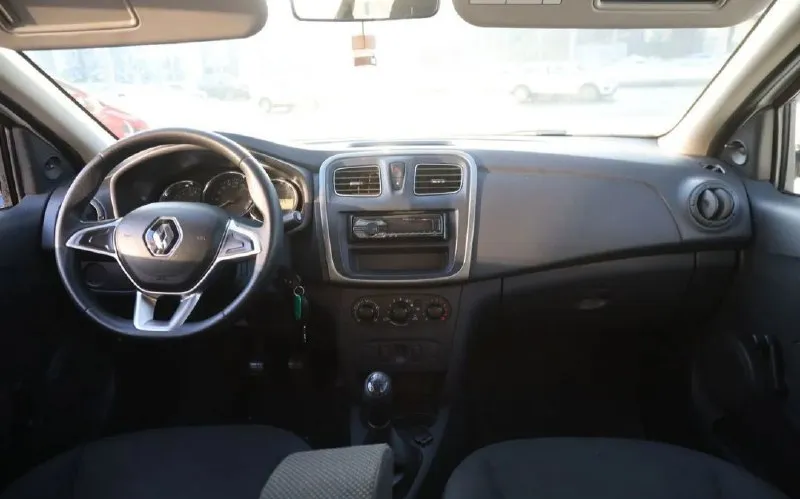 Продам renault logan 2019 год 106.000 км пробег 1.6 мотор цена: 600.000 рублей комплектация access пробег родной, в дтп не участвовала, были небольшие царапины, в такси не была. +79493135375 (тг на этот же номер) - фотография - 8