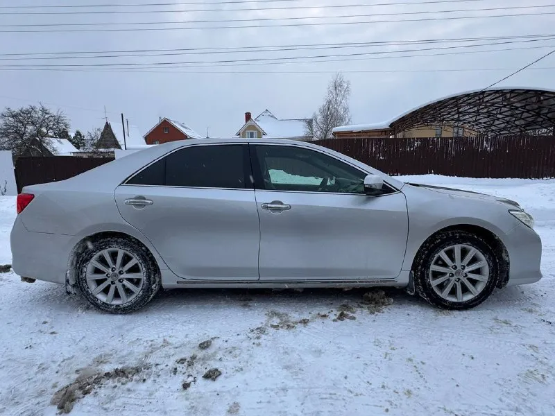 Продам tayota camry 2012 года выпуска пробег 160 000 км цвет серебристый металлик отличная машина не требующая вложения, идеальный кожаный салон ! комфорт на достойном уровне, автомобиль никогда не подведет, настоящий эталон знающий свое дело ) торг уместен у капота 1 600 000 рублей по все вопросам обращайтесь по телефону +79497058056 📲 tg: @karinausbekova 📞 звоните: +7(949)7058056 - фотография - 7