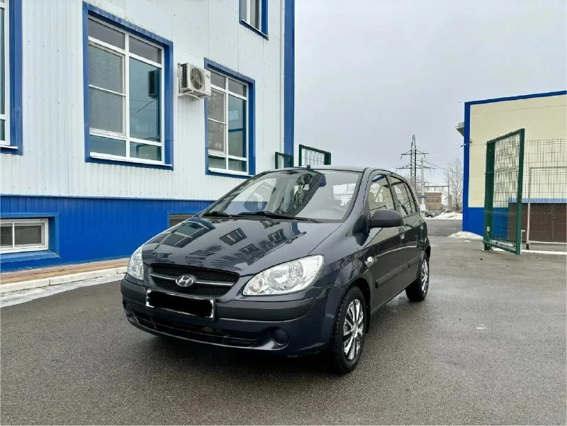 Здравствуйте продам hyundai getz, hyundai гетс, чисто корейской сборки, 2009 года выпуска, двигатель самый надежный и экономный 1.4 шестнацетиклапаный, в отличном состоянии от слова идеал, авто без единого дтп вся в родном металле, родной не крученый пробег 161.000. техническая часть на отлично поменяно шаровые, наконечники, тормозные диски, колодки все в круг, грм ролики помпа, масла фильтра, троса ручника, , все запчасти ставились оригинал так как машина моя личная я второй собственник по птс машина в нашей семье давно так что за машину знаю от а до я. комплектация авто, кондиционер, 4 стеклоподъёмника, abs, гидроусилитель руля, подогрев сидений, всё работает в штатном режиме кондиционер перед летом поменял фреон обслужил работает отлично. 2 комплекта новой резины, все стёкла заводские включая лобовое, дно стаканы лонжероны на отлично как на новом авто дно родное не вареное, попрошу не сравнивать с другими гнилыми гетсами. по кузову нету ни рыжиков не коррозии ничего подоб 📞 звоните: +7(988)9491880 - фотография - 2