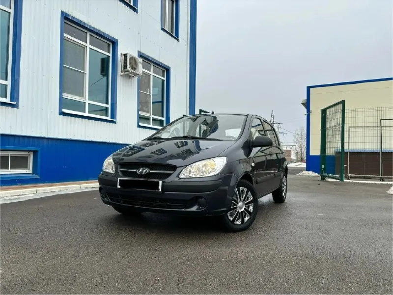 Здравствуйте продам hyundai getz, hyundai гетс, чисто корейской сборки, 2009 года выпуска, двигатель самый надежный и экономный 1.4 шестнацетиклапаный, в отличном состоянии от слова идеал, авто без единого дтп вся в родном металле, родной не крученый пробег 161.000. техническая часть на отлично поменяно шаровые, наконечники, тормозные диски, колодки все в круг, грм ролики помпа, масла фильтра, троса ручника, , все запчасти ставились оригинал так как машина моя личная я второй собственник по птс машина в нашей семье давно так что за машину знаю от а до я. комплектация авто, кондиционер, 4 стеклоподъёмника, abs, гидроусилитель руля, подогрев сидений, всё работает в штатном режиме кондиционер перед летом поменял фреон обслужил работает отлично. 2 комплекта новой резины, все стёкла заводские включая лобовое, дно стаканы лонжероны на отлично как на новом авто дно родное не вареное, попрошу не сравнивать с другими гнилыми гетсами. по кузову нету ни рыжиков не коррозии ничего подоб 📞 звоните: +7(988)9491880 - фотография - 3